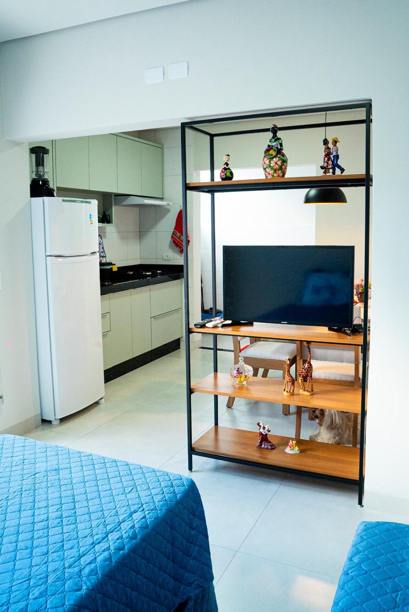 A De Apartment *